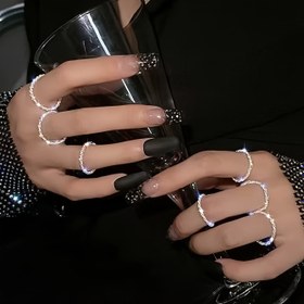 Resim 7 adet Gümüş Kaplama Parlayan Yığın Yüzükler Çeşitli Kıyafetler ile Eşleşir, Şık Parti Aksesuarları, Gece Kulübü için Mükemmel Dekor 