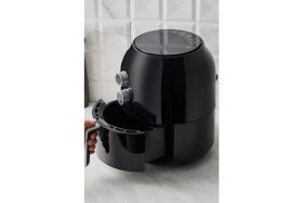 Resim Kompakt Siyah Fritöz 3.5 Litre, Pratik ve Şık Tasarım 