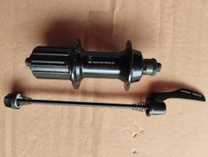 Resim Shimano FH-RS400 Arka Kaset 28 Delikli Kaset Göbek 8-9-10-11 Uyumlu 