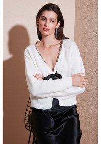 Resim Lela Premium Boncuk Ve Fiyonk Detaylı Regular Fit V Yaka Triko Bayan Hırka 680Hi00180 Ekru 