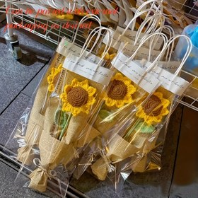 Resim 1 Adet El Yapımı Kumaş Ayçiçeği Buketi - Kahverengi Merkezli Sarı Çiçek Düzenlemesi, Şık Berrak Paket ve İp Bağlama ile Ev Dekoru, Mezuniyet, Noel, Şükran Günü, Paskalya, Cadılar Bayramı İçin - Elektriksiz, Uzun Ömürlü Süs Hediyesi, Dayanıklı Dekorasyon, Zanaatkar Tasarım, Tatil Alışverişçi Dekoru 