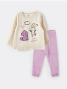 Resim LC Waikiki Bisiklet Yaka Uzun Kollu Baskılı Kız Bebek Kadife Pijama Takımı 
