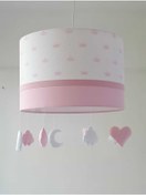 Resim Leobabyroom Beyaz Üzeri Pembe Kral Tacı Pembe Şeritli Pembe Beyaz Bulut Ay Kalp Figürlü Tasarım Avize 