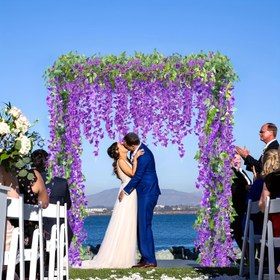 Resim Şık Mor Wisteria Yapay Çiçek Çelenk - Ev Duvar Bahçesi, Açık Hava Düğün Kemerleri, Partiler ve Törenler, Çok Yönlü Tatil Dekorasyonu, Parti Dekorasyonu | Romantik Dekor | Dayanıklı Plastik Çiçekler, Çiçek Dekorasyonları 