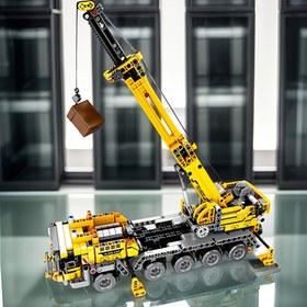 Resim 1008 adet Şehir Mühendislik Aracı Serisi Kule Yapı Blokları, Mühendislik Aracı Kule Makinesi Yapı Blokları, ABS Plastikten Yapılmış, Yetişkinler İçin Toplu Süs, Tatil Hediyesi Olarak Uygun 
