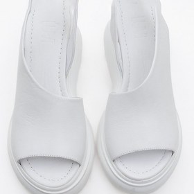 Resim Luvishoes Agusto Beyaz Cilt Hakiki Deri Kadın Dolgu Topuk Sandalet Beyaz 