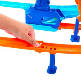 Resim Hot Wheels Akrobasi Pistleri, Dolambaçlı Hız Pisti Seti ve Metal Araba JHK73 