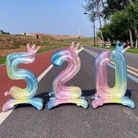 Resim 1 adet Canlı Taç Numara Balonları - Çok Renkli Gradyan, Alüminyum Folyo, Doğum Günü Partileri & Fotoğraf Odası Süslemeleri için İdeal 