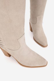 Resim TUNAELLİ KADIN BEJ SÜET HAKİKİ DOĞAL DERİ KÖRÜKLÜ PÜSKÜLLÜ WESTERN ÇİZME 