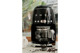 Resim Smeg 50 Style Retro Siyah Filtre Kahve Makinesi DCF02BLEU 