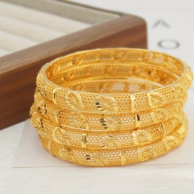 Resim 4'lü Kadın Moda Bileklik Seti, Altın Kaplama Açık Halkalı Dubai Batı Afrika Lüks Takı Düğün Parti Hediyesi Çok Yönlü Günlük Kıyafetler İçin 