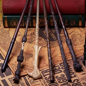 Resim WB Hermione Ron Weasley Sihirli Asa Replikası İkonik Logo & Gerçekçi Ahşap Doku ile - Hayranlar, Temalı Partiler için Koleksiyonluk Asta, Cadılık için asalar, Cadı Avcısının Kılıcı, Sihirli Kılıç, Cadı Avcısının Kılıcı, Cadı Asası, Cadılar Bayramı Büyücüsü İngilizce, Cadı Çubuğu, Süslemek kılıçlar, Hobbit Partisi, Cadı Malzemeleri, Cadılar Bayramı Sihirli Değneği, Sihirli Asalar, Sihirli Asa Ateşi, Gotik Asa, Hobbit Parti Süslemeleri, Potter Cadılar Bayramı, Cadı Eşyaları, 