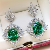Resim RYYM Kadınlar için Vintage Esintili Yeşil Sentetik Zirkonya Damlama Küpeler - Parlak Detaylarla Zarif Yüksek Kaliteli Takı, Nişan, Düğün ve Günlük Giyim için Mükemmel, Düğün Takıları, Vintage Esintili Tasarım, Dayanıklı Takı 