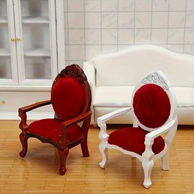 Resim 1:12 Bebek Evi Miniatur Mobilya - Vintage Oyma Şeftali Ahşap Koltuklar Kırmızı Yastıklarla, Beyaz ve Kahverengi, Bebek Evi Dekoru İçin İdeal, Bebek Evi Aksesuarları | Vintage Miniatur Mobilya | İncelikli Ahşap İşlemi, Bebek Mobilyası 