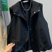 Resim Kadınların Rahat Kolsuz Yeleği - Ön Cep Detaylı, Siyah, Çift Yaka Tasarımı, Flap Cep Detayları, Polyester Kumaş, Bahar/Yaz Hafta Sonu Giyim için Mükemmel, Rahat Giyim Yeleği | Minimalist Yelek | Düğme Ön Yelek 