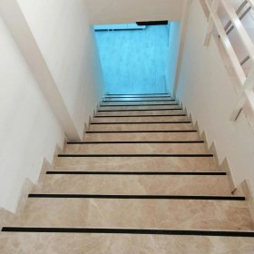 Resim Nzb Zemin Yer Kaydırmaz Bant 50 mm x 10 Metre Güçlü Yapışkanlı Kaliteli Dayanıklı Kore Üretimi 