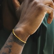 Resim Erkekler için şık yuvarlak yılan kemeri zincir bilezik, lüks ve şık, basit rock ve hip-hop sokak stiliyle günlük giyim, spor, partiler ve müzik festivalleri için uygun. 