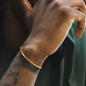 Resim Erkekler için şık yuvarlak yılan kemeri zincir bilezik, lüks ve şık, basit rock ve hip-hop sokak stiliyle günlük giyim, spor, partiler ve müzik festivalleri için uygun. 