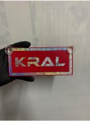 Resim Kırmızı Renk Üzeri Hologram Renk Kral Yazılı Vantuzlu Cam Süsü 