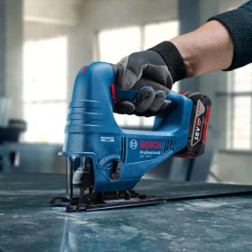 Resim Bosch Gst 183-LI 4.0 Ah Tek Akülü Dekupaj Testere Talaş Siperi İle Taşıma Çantasında 