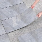 Resim 40 adet Siyah ve Beyaz Vinil Zımpara ve Yapıştır Zemin Karoları, Banyo ve Mutfaklar için Kolay Kurulum İçin Tasarlanmış, Mutfaklar ve Oturma Odaları Gibi Alanlarda DIY Ev Dekorasyonu İçin Uygun. 