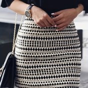 Resim Kadınlar için şık yüksek bel geometrik desenli bodycon etek - Esnek, formu uyumlu siyah ve beyaz nokta desenli mini etek, günlük veya resmi etkinlikler için mükemmel, mini etek 