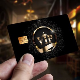Resim Şık VIP Desenli Etiketler, Siyah ve Altın Renk Seçeneği, 4 Benzersiz Tasarımlı, PVC Malzemeden Yapılmış Dayanıklı Gizlilik Etiketleri, Kredi Kartları, Ulaşım Kartları, Debet Kartları, Anahtarlar vb. İçin Uygun, Banka Kartlarını Korur, Parti Hediyeleri ve Tatil Hediyesi Olarak İdeal 