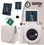 Resim Fujifilm Instax SQ1 Beyaz Fotoğraf Makinesi 10lu Kare Film Deri Kılıf Pleksi Çerçeve ve Kıskaçlı Stand 