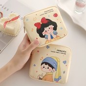 Resim Disney Princess Mini Cute Hijyenik Ped Çantası, Çok Fonksiyonlu Depolama Çantası, Taşınabilir ve Yıkanabilir Depolama Çantası, Rastgele Model Seyahat Depolama Çantası, Kozmetik Çantası, Makyaj Çantası, Tatil Depolama Çantası, Büyük Kapasiteli Makyaj Depolama Çantası, Dudak Ruju, Fırçalar, Cilt Bakımı, Cep Telefonu, Madeni Para, Küçük Eşyalar İçin Uygun, Ev, Hediye, Tatil ve Tatil Halloween Noel Çok Fonksiyonlu Kullanım İçin Uygun 