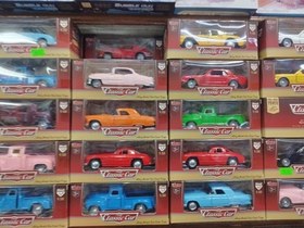 Resim Classic Car 1:32 Diecast Metal Oyuncak Araba - Çek Bırak, Koleksiyonluk Klasik Model 