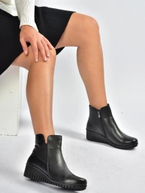 Resim V324221103 Siyah Hakiki Deri Klasik Kadın Bot Siyah-hakiki Deri 