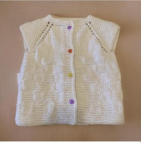 Resim El Yapımı Beyaz Örgü Gülen Yüz Motifli Otantik Rengarenk Düğmeler 0-2 Yaş Bebek Yeleği - 1189 Beyaz 