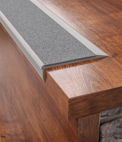 Resim Zemin Market Kaydırmaz Aluminyum Basamak Köşe Profili (1,5 Metre) 