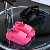 Resim Gençlerin Yeni Düz Renk Terlikleri, Rahat Yumuşak Tabanlı, Yumuşak İlkbahar ve Yaz İç Mekan Banyo Kaymaz Ev Ayakkabıları, Açık Hava Seyahat Tatil Oynama Plaj Erkekleri Sandaletleri 