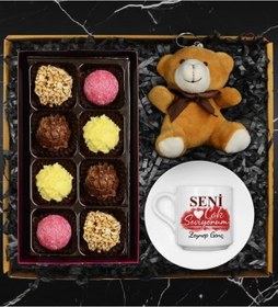 Resim Sevgililere Özel Tasarım Kişiye Özel Fincan & Truffle Çikolata Kutusu & Peluş Ayıcık Hediye Seti 