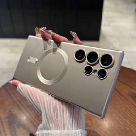 Resim Samsung S24 Ultra için yeni metal boyama mat kılıf, kenarlı tasarım, lens filmi, kablosuz manyetik, minimalist tarz, premium his, düşme önleyici, iş ve yaratıcı kullanım için hem erkekler hem de kadınlar için uygun. 