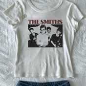 Resim Kadınlar için The Smiths Grafikli Büyük Beden Kısa Kollu Tişört - Retro Vintage Grup Baskılı Beyaz ve Siyah Sokak Giyimi Üstü, Makinede Yıkanabilir Günlük Gömlek, Bayanlar İçin Tişörtler 