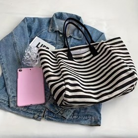 Resim Kadınlar için Çizgili Dokuma Crossbody Çanta - Siyah & Beyaz Günlük El Çantası, Ayarlanabilir Askılı, Modern Çizgili Tasarım, Dayanıklı Kumaş Yapısı, Seyahat Aksesuarı, Trendy Tote, Sağlam Dikişli, Hafif Tote, Kadın Modası 