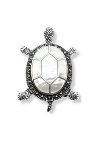Resim Oya Silver Markazit Çevrili Beyaz Sedefli Gümüş Kaplumbağa Broş Kbam1 