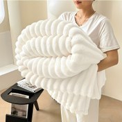 Resim Şık Peluş Sahte Tavşan Kürkü Battaniye - Ultra Yumuşak Çift Katmanlı Tüm Mevsim İç/Dış Mekan Kullanımı için Hafif Tasarım, Makinede Yıkanabilir Açık Kahverengi - Ev, Piknik, Kamp, Balıkçılık Maceraları ve Ofis Konforu için Mükemmel, Şık Görünüm, Çok Amaçlı Rahatlık Kumaşı 