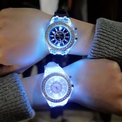 Resim Erkekler Ve Kızlar İçin Moda Aydınlık Rhinestone Tam Kenar Kadran İzle, Okul Malzemeleri İçin Silikon Kuvars İzle, Hediyeler için İdeal Seçim 