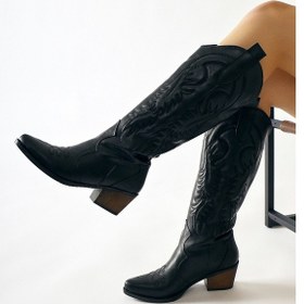 Resim Florida Siyah Nakış Detaylı Sivri Burunlu Western Çizme 001 