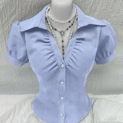 Resim 1 adet Şık Kadın Rahat V-Yaka Çizgili Polyester Gömlek, %100 Polyester Dokuma Kumaş, Yaz Düğmeli Bluz Yetişkinler İçin 