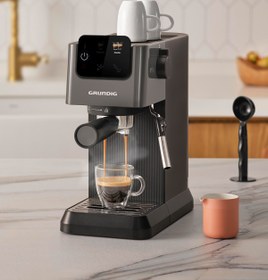Resim Grundig Delisia Coffee KSM 4330 Süt Köpürtücülü Manuel Espresso Makinesi 