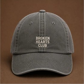 Resim Broken Hearts Club" (Kırık Kalpler Kulübü) Estetik Nakışlı Vintage Yıkamalı Beyzbol Şapkası 