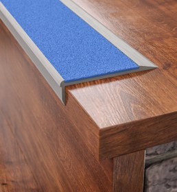 Resim Zemin Market Kaydırmaz Aluminyum Basamak Köşe Profili (2,5 Metre) 