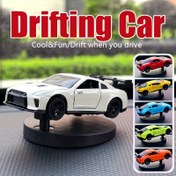 Resim Araba Sürerken Araba ile Drift Yapan Erkekler İçin İç Mekan Aksesuarları İç Dekor Komik Eğlenceli Hediyeler Yeni Araba Sürücüleri Otomobil Oto Motorlu Araç Yarışçısı İçin Drift Hareketli Dönen Salıncak Havalı Yarış Sporları Yarış Arabası Süsleri Gösterge Paneli 