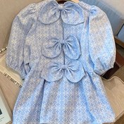 Resim Şık Kadınlar İçin Açık Mavi Çiçek Desenli Puf Kollu ve Arka Fiyonk Detaylı Bluz - %100 Polyester Kısa Kollu Yuvarlak Yaka Yazlık Günlük Üst 