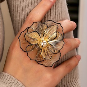 Resim Kadınlar için altın kaplama çiçek yelpazeli şık demir halka, günlük ve parti gibi çeşitli durumlar için uygun 