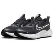 Resim Nike Hm4402 003 Cosmıc Runner Kadın Spor Ayakkabı Siyah 